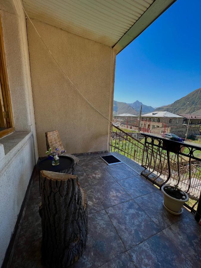 Guesthouse Kostava 72 Kazbegi Eksteriør bilde