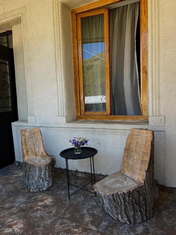 Guesthouse Kostava 72 Kazbegi Eksteriør bilde